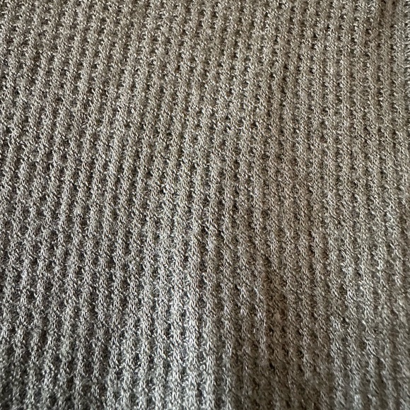 Guess Long Sleeve Waffle Hensley Thermal Front & Back V-Neckline (Small - NWT) - Picture 6 of 10